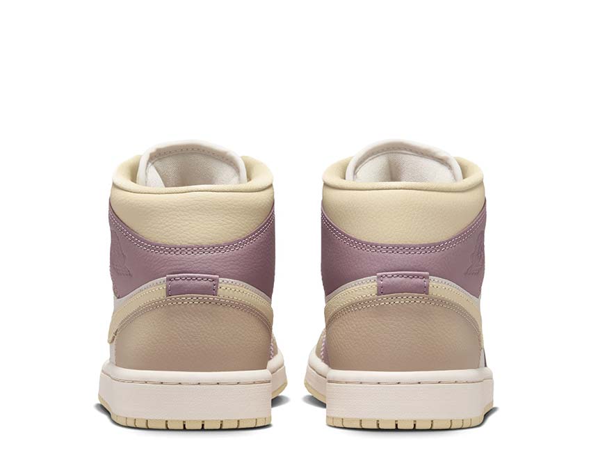 Air Jordan 1 Mid W