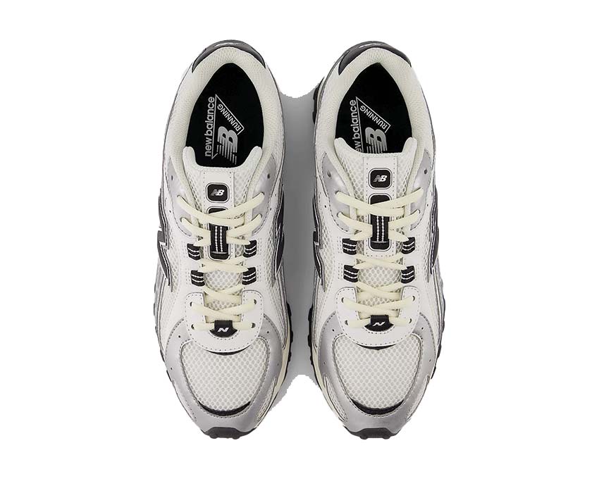 New Balance 204L "Silver Metallic"