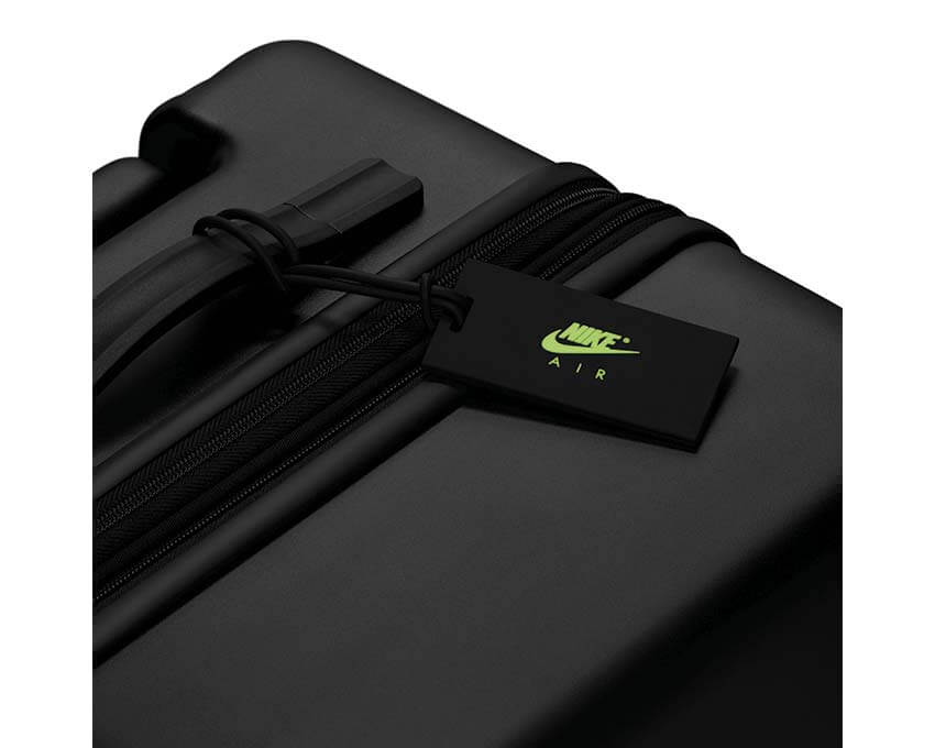 Nike Medium Checked Hardshell Luggage "Black"