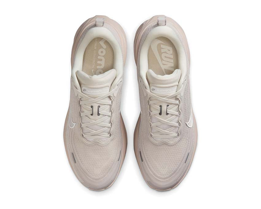 Nike Vomero Plus "Light Bone"