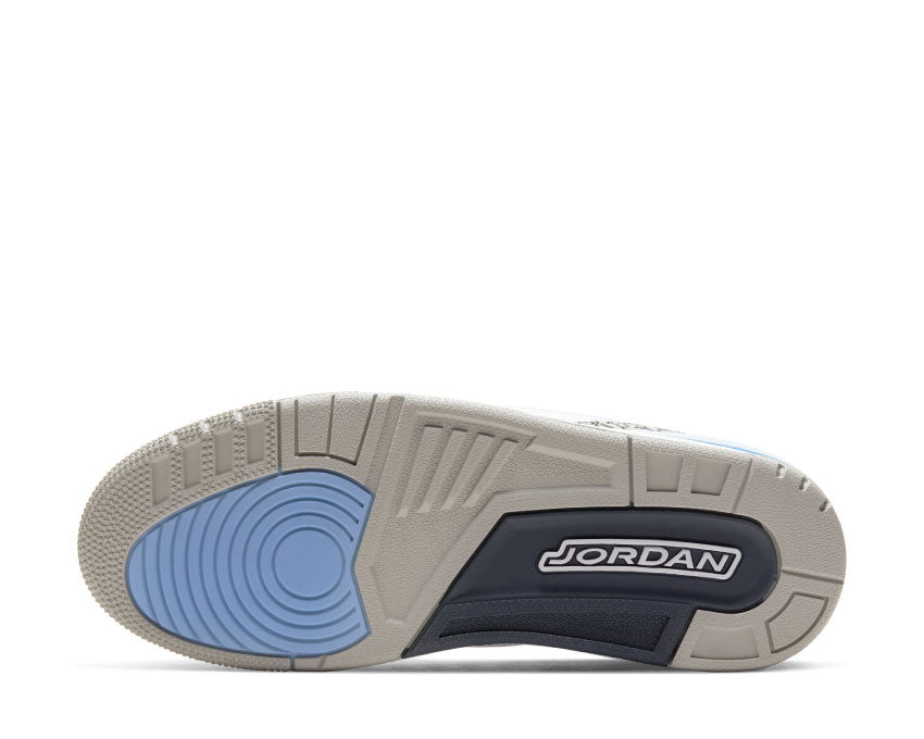 Air Jordan 3 Retro UNC