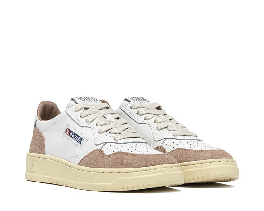 Autry Medalist Low W "Cream White"