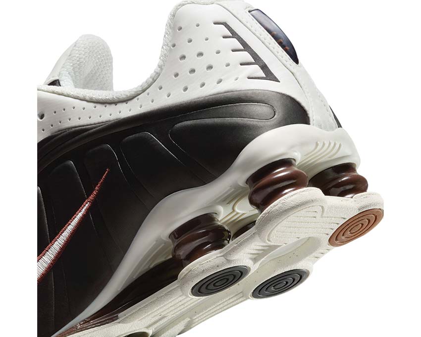Nike Shox R4 W "Sail Black"
