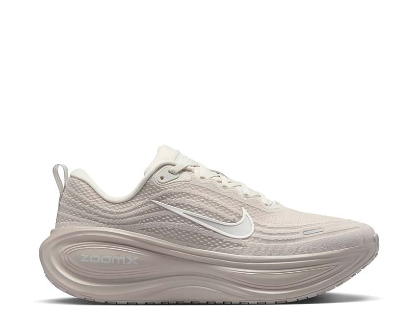 Nike Vomero Plus "Light Bone"