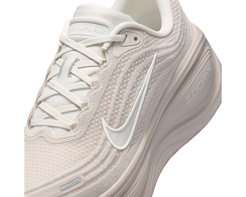 Nike Vomero Plus "Light Bone"