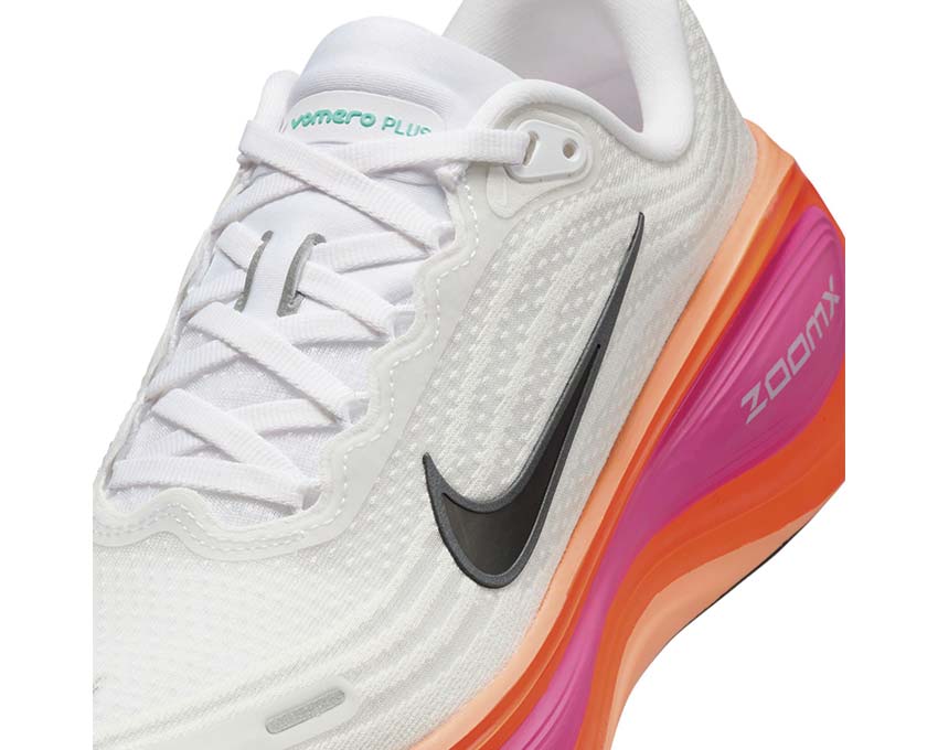 Nike Vomero Plus W "Fire Pink"
