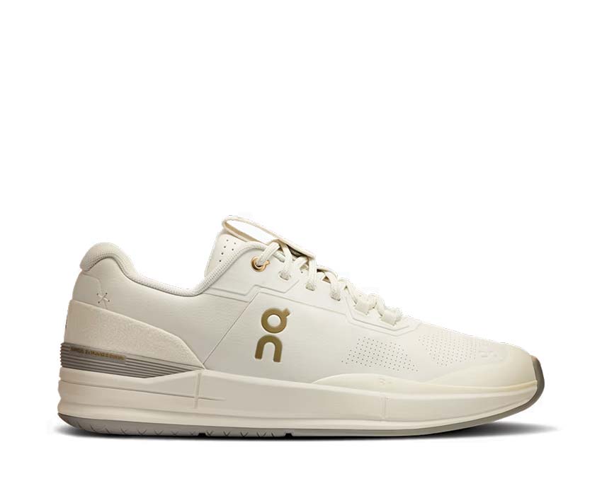 On The Roger Pro Ace "Ivory Fog"