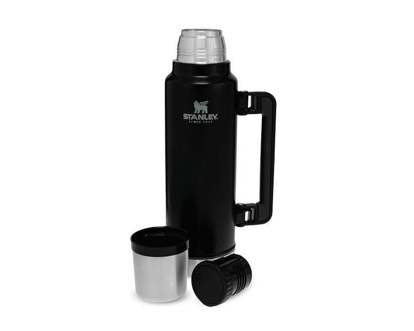 Stanley Classic Legendary Bottle Matte Black Pebble w