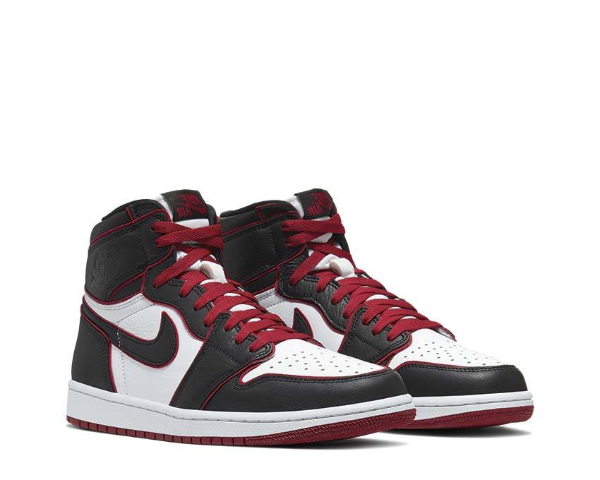 Air Jordan 1 Retro High OG "Bloodlines"