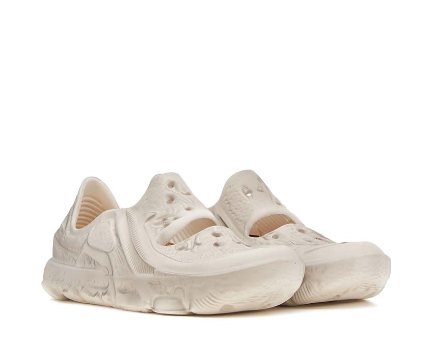 Nike ISPA Universal