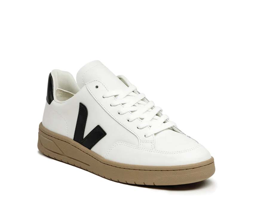 Veja V-12 Leather