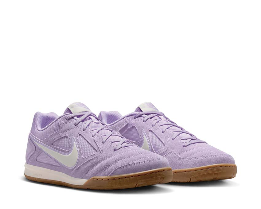 Nike Gato "Hydrangeas"